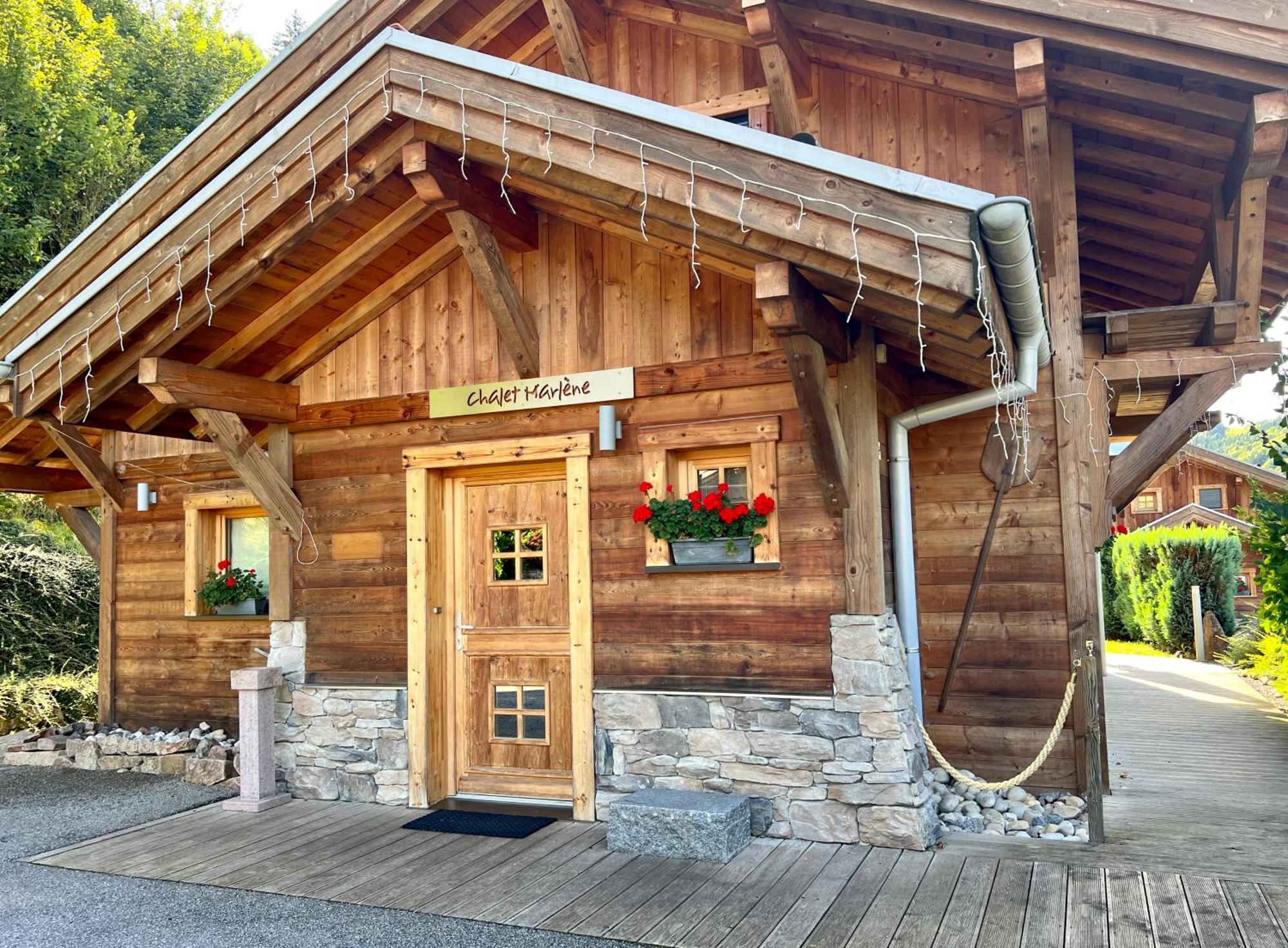 לה ברסה Logis Hotel, Chalets Et Restaurant Les Chatelmines מראה חיצוני תמונה