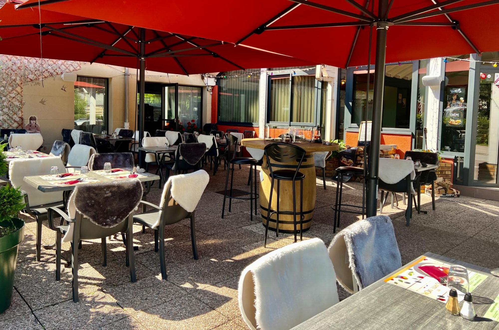 לה ברסה Logis Hotel, Chalets Et Restaurant Les Chatelmines מראה חיצוני תמונה