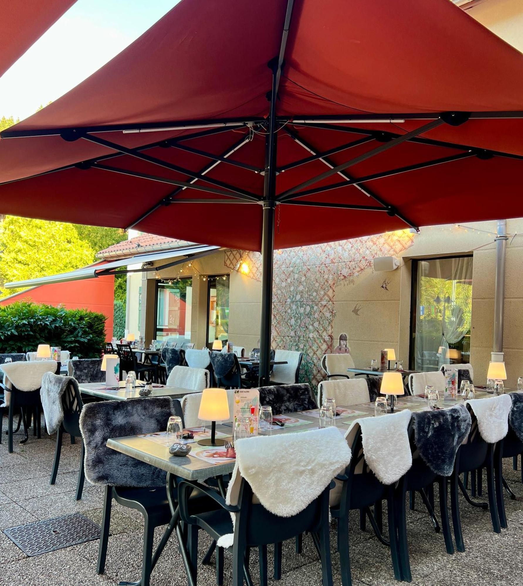 לה ברסה Logis Hotel, Chalets Et Restaurant Les Chatelmines מראה חיצוני תמונה